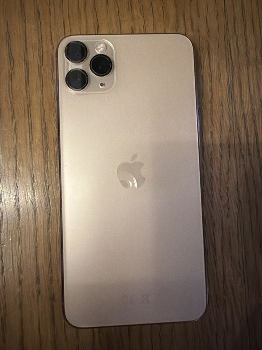Продам IPhone 11 Pro Max