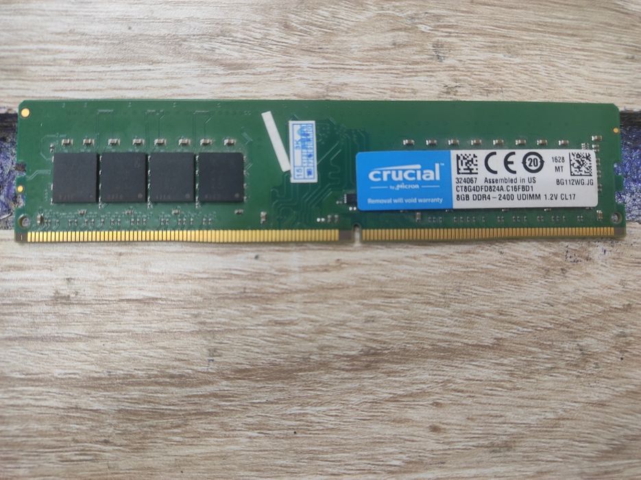 Crucial 8GB DDR4 - 2400