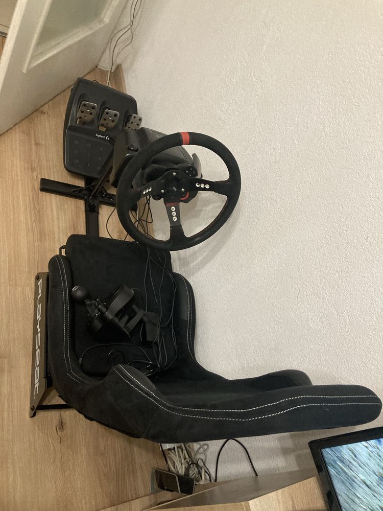 Logitech G920 + Shifter + седалка Playseat Evolution Alcantara