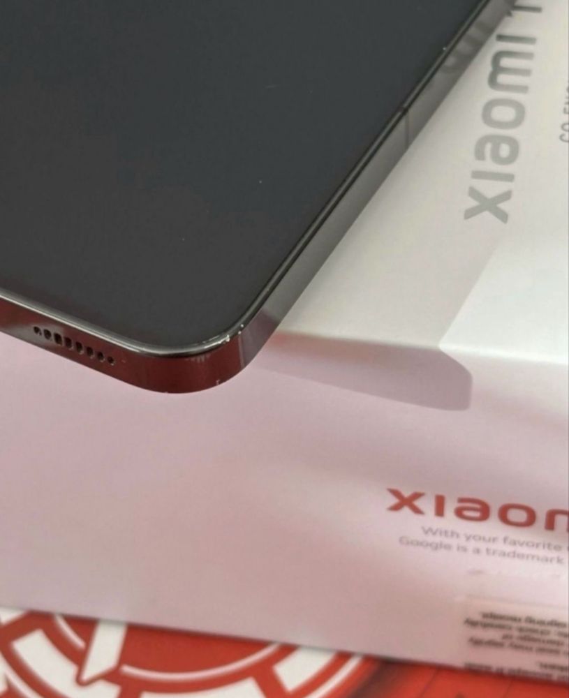 256GB Xiaomi 13 5G Гаранция Техномаркет до 2025г. Black / Черен