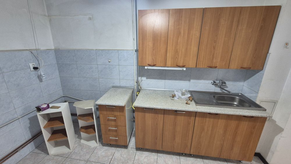 Vând mobila bucătărie