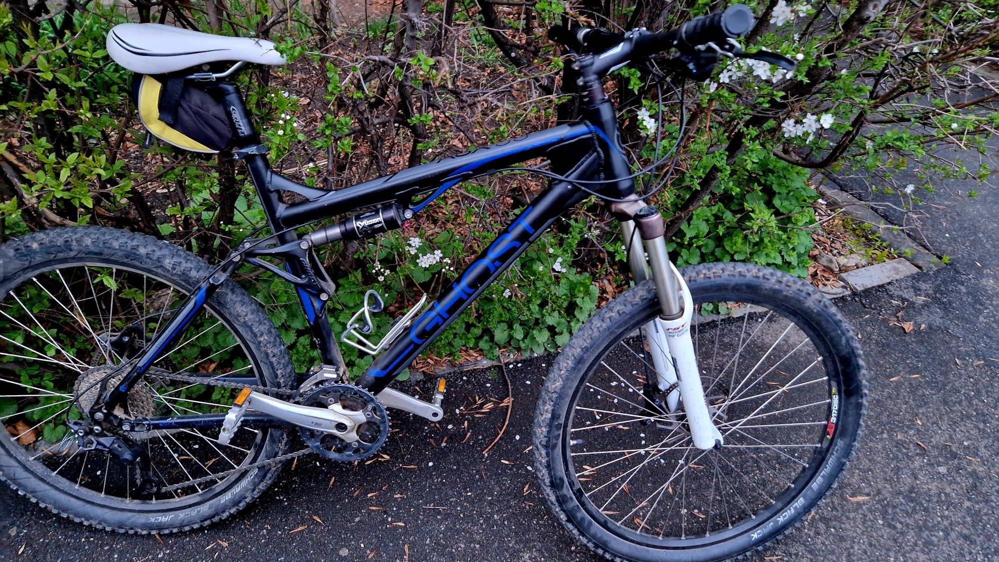 Vând bicicleta full suspension Ghost 26