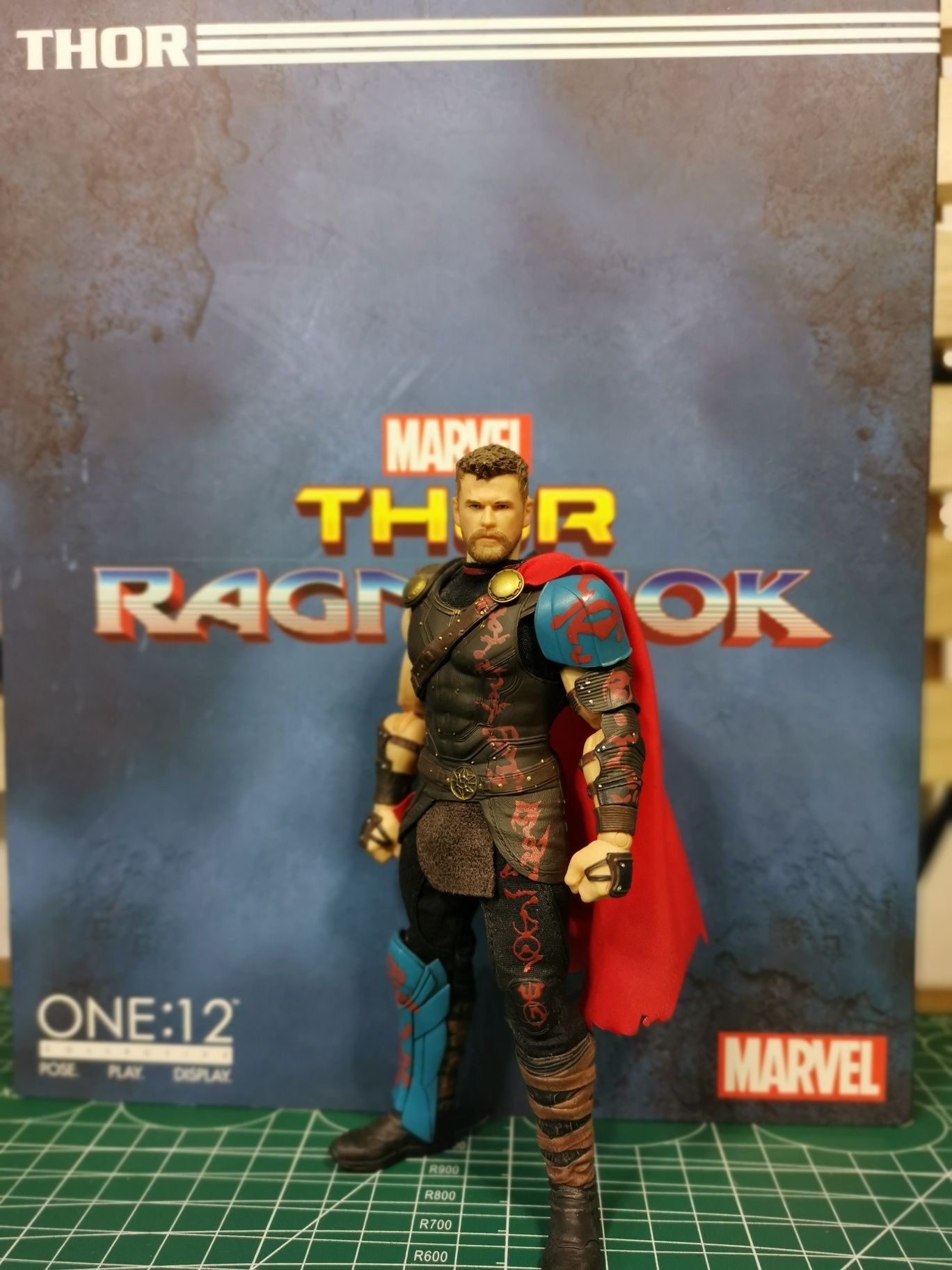 Figurină articulată Thor Ragnarok Mezco MCU Marvel