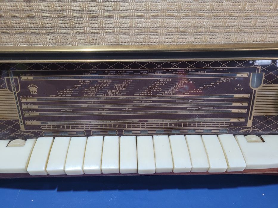 Radio vechi pe lămpi stare excelenta