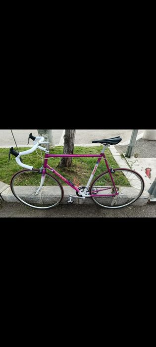 Road bike Giant Peloton size L ciclam colour turn heads