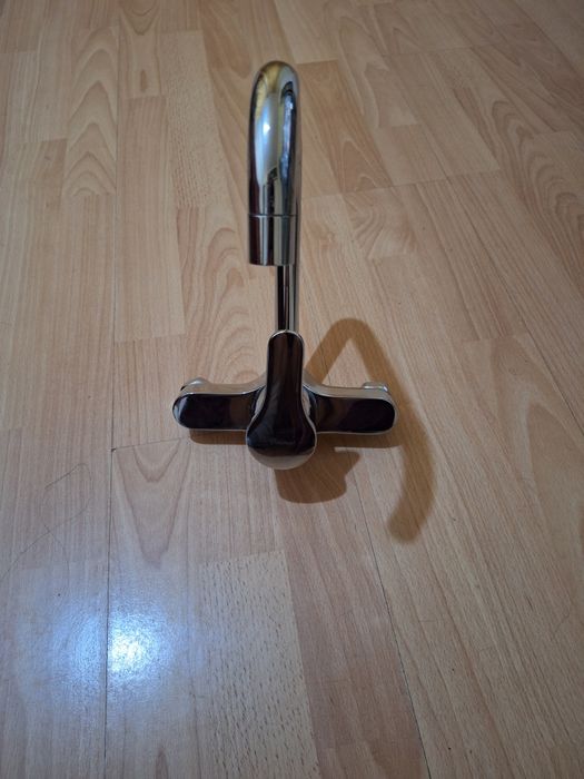 Смесител за кухня за стена