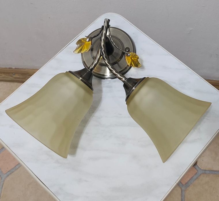 Продам настенный светильник-бра 3000тг .