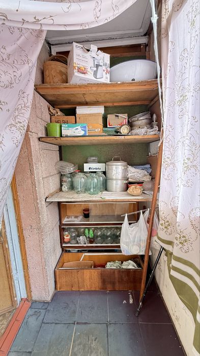 Банки, посуда б/у бесплатно отдам
