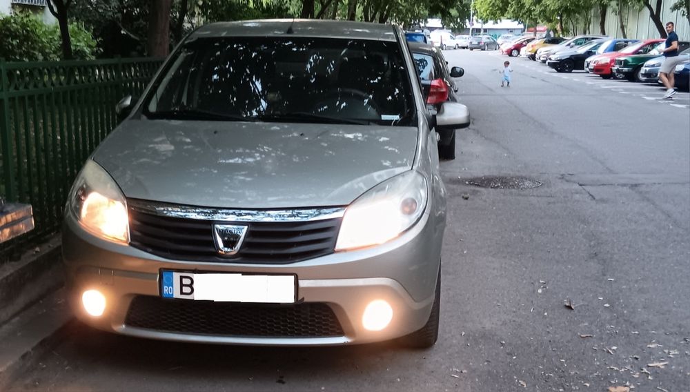 Dacia sandero berlina hatchback blackline 2012
