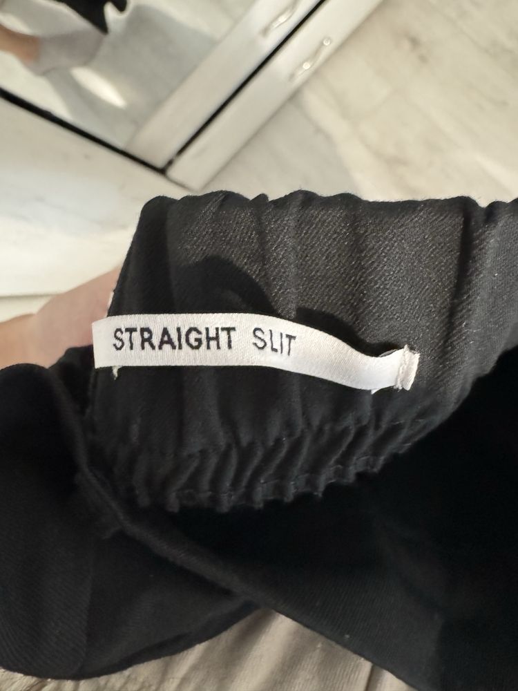 Черен панталон Bershka