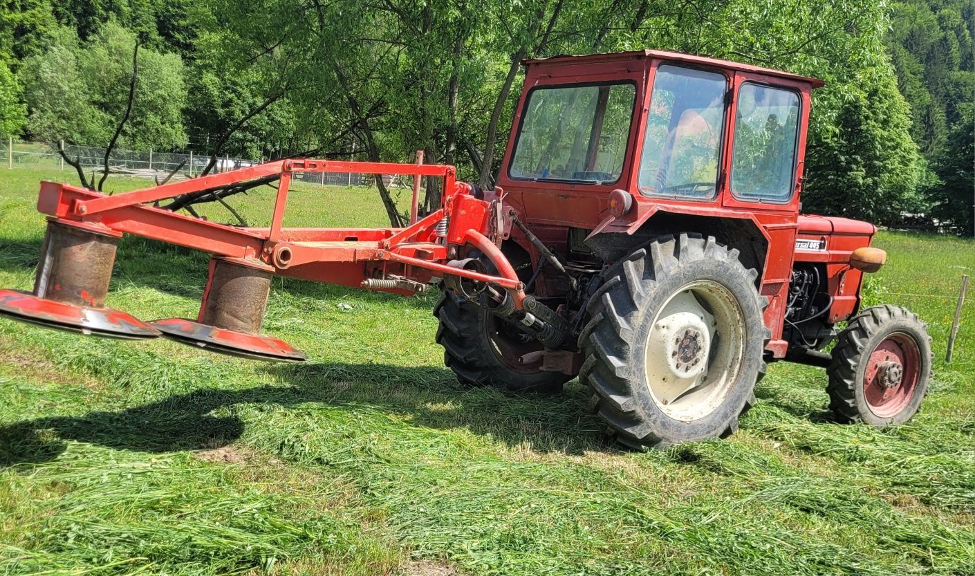 Tractor UTB 445 DT
