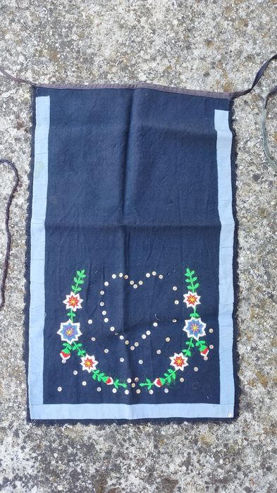 Автентични престилки за народни носии