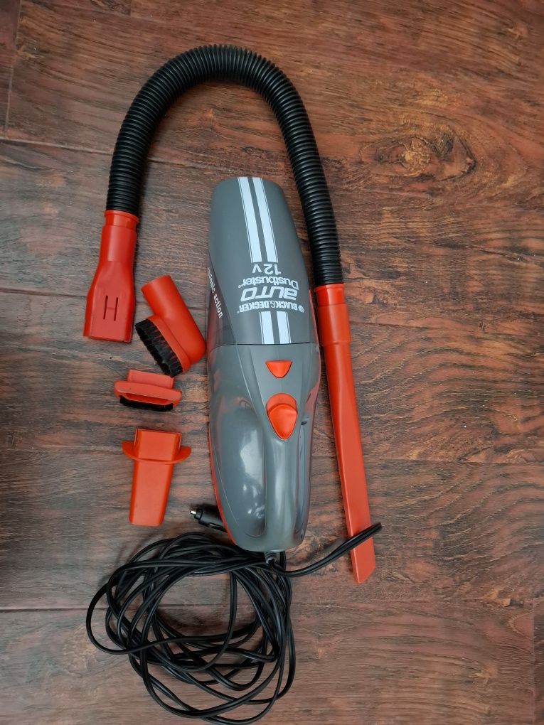 Aspirator Black Decker ciclonic action 12v