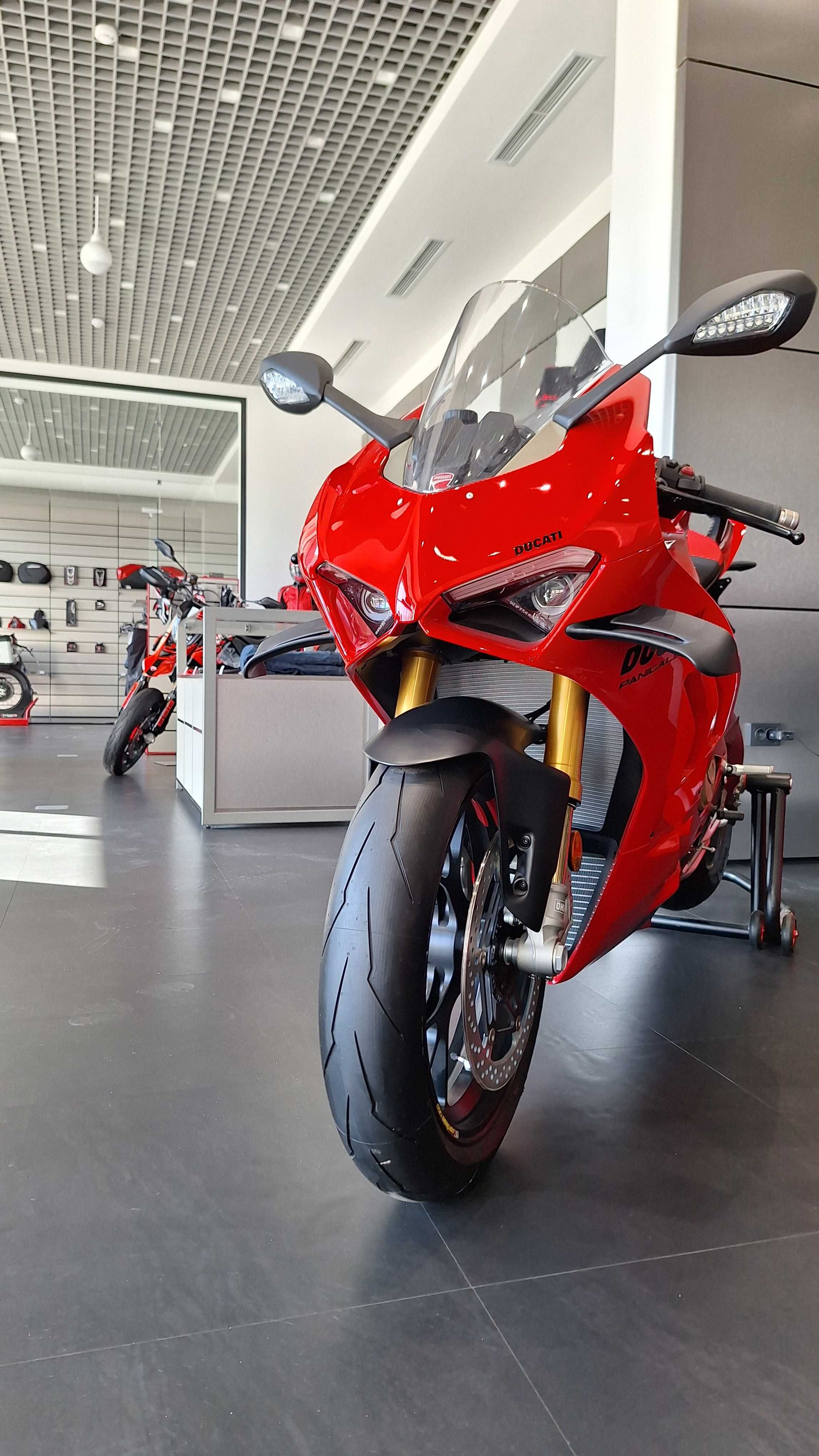 Orzuingizdagi mototsikl — Ducati Panigale V4 S