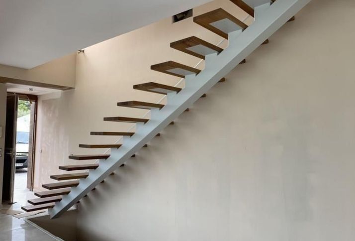 Vindem scări profesionale interior