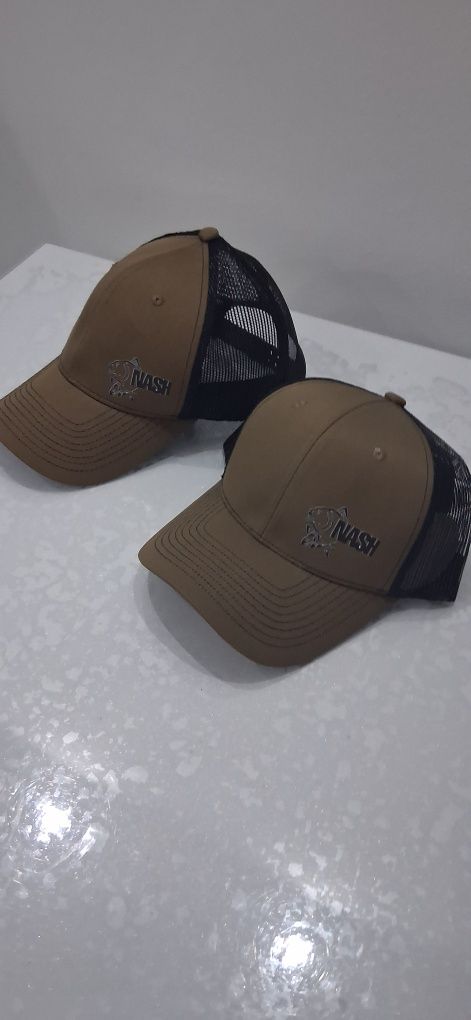 Шапка с козирка Nash