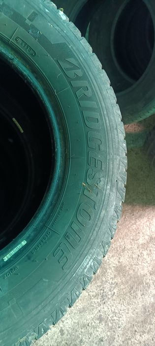 235 65 16c Bridgestorne