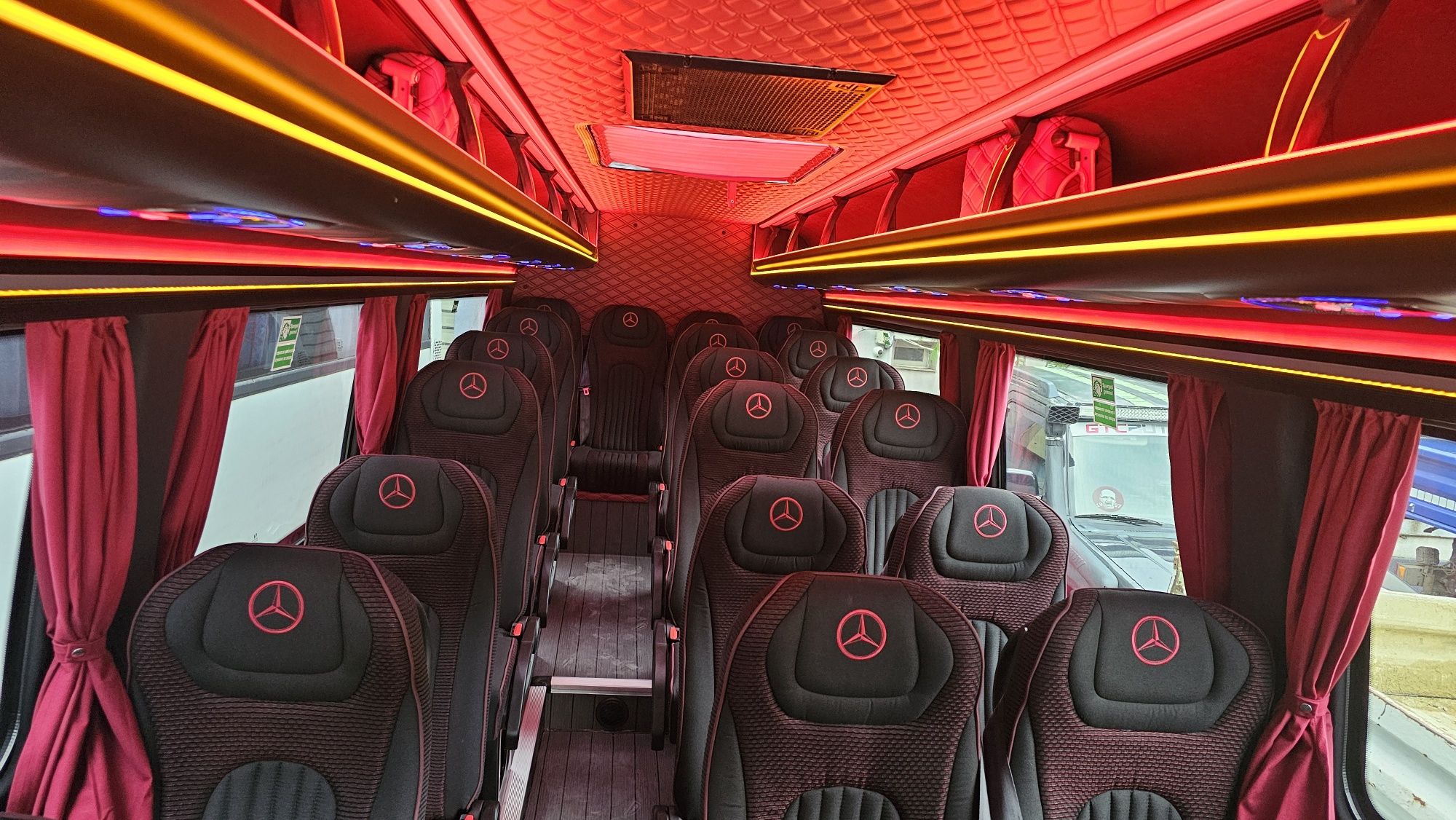 Inchirieri microbuze vip transport nunta botez excursie