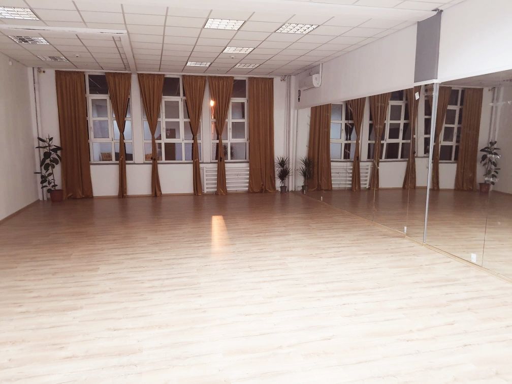 Sali open space pentru arte martiale, karate, studio dans, conferinte
