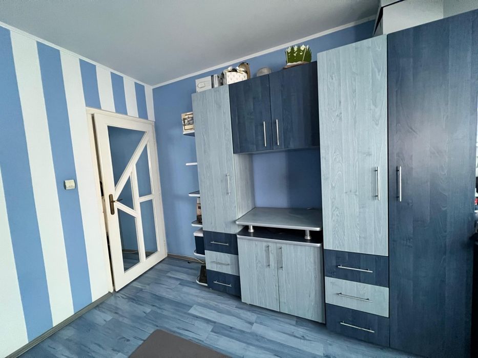 Se vinde mobila complet