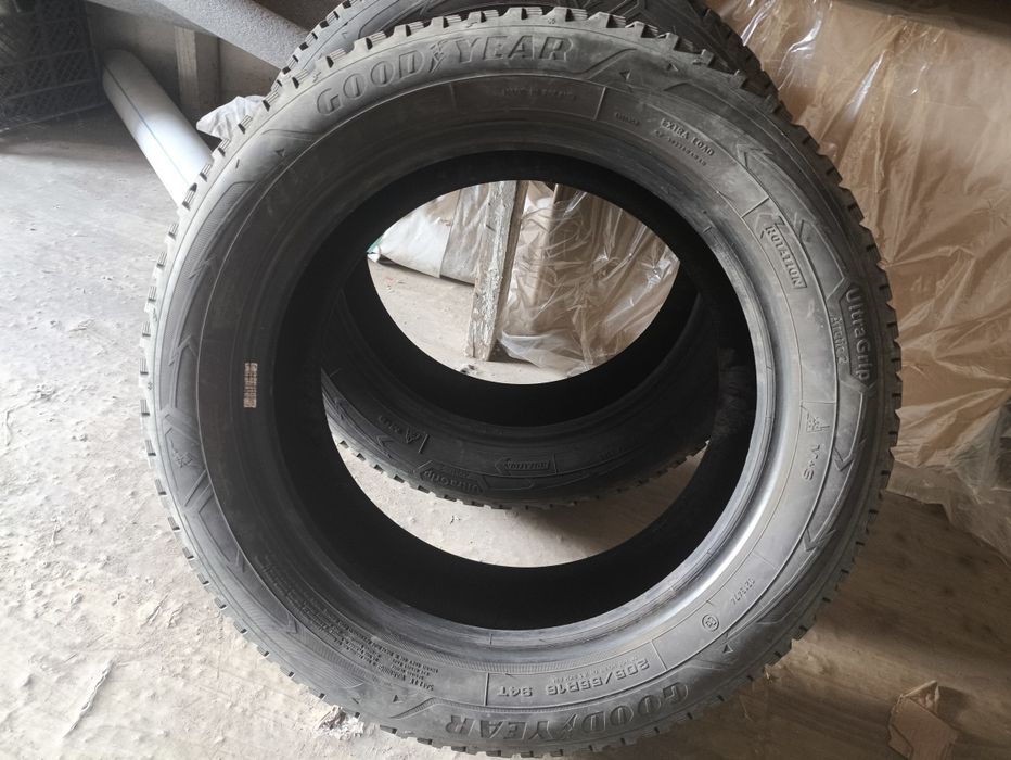 Зимние шины 205/55/16 Goodyear