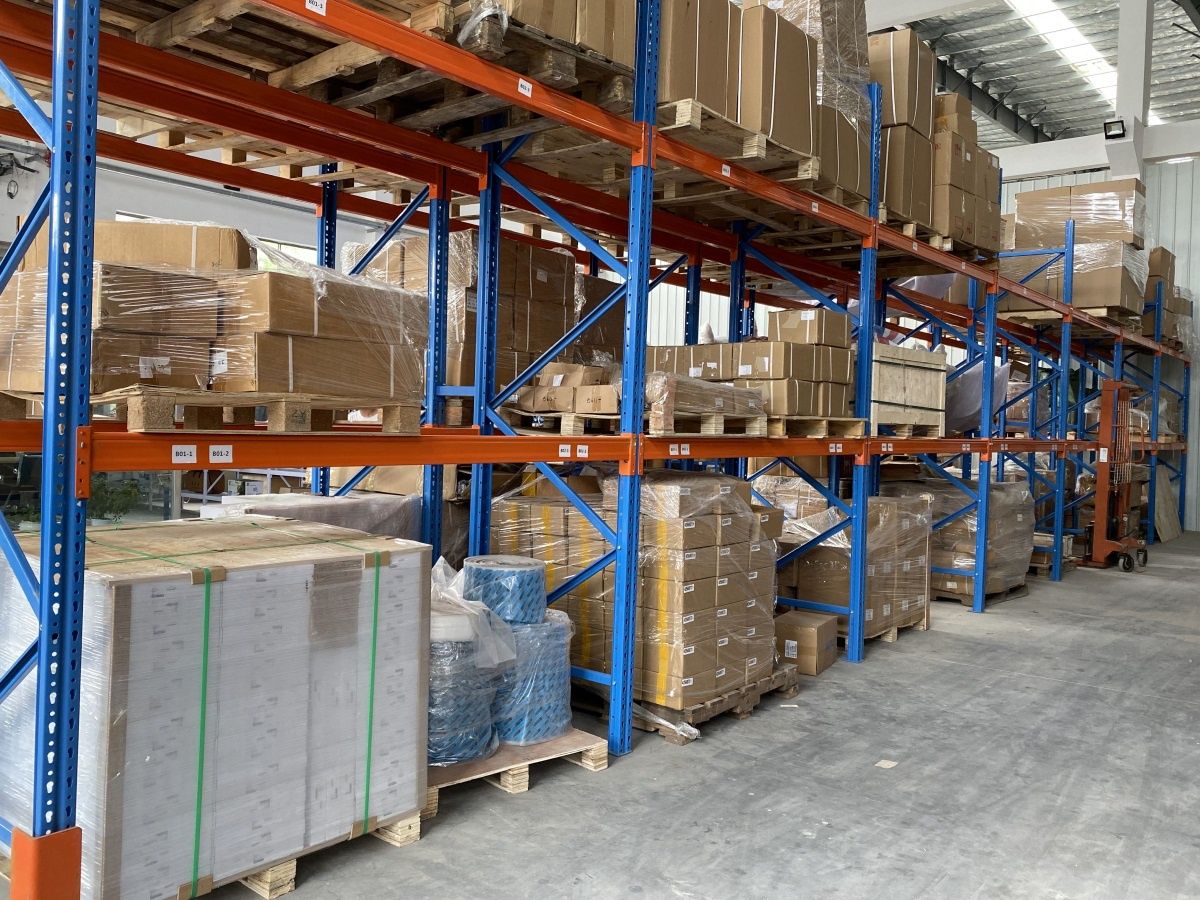 Rafturi metalice 655x666