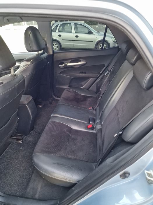 Toyota auris hybrid 1.8 2012 + GPL