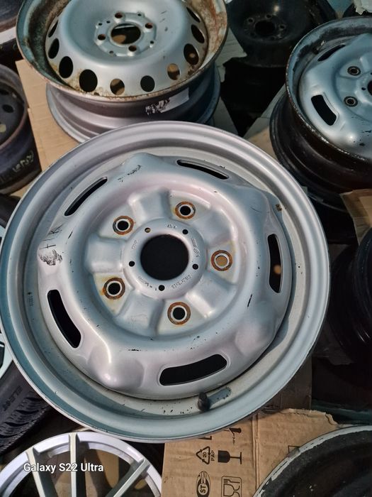 Ford бусови 15 цола и 16 цола 51/2 и 61/2J Перфектно състояние