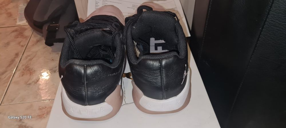 Jordan & Adidas original / 38 / 39