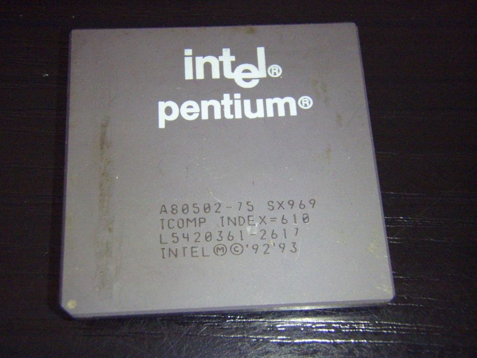 Componente vintage procesoare Intel A80502-75 A80502-90 A80486DX-33