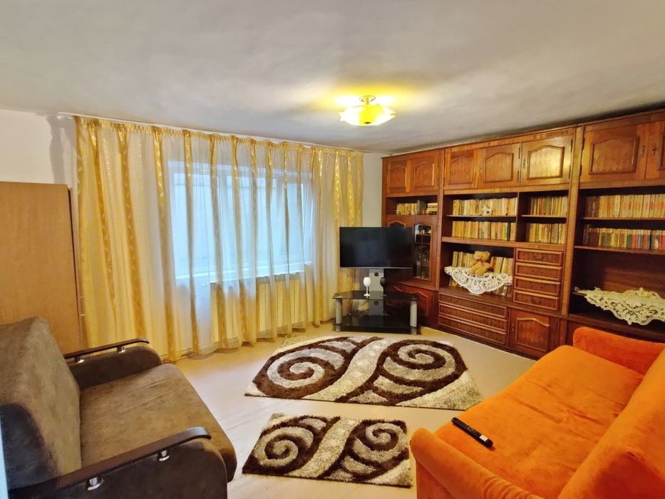 De închiriat* Casa. 86 m2 , 2 dormitoare + salon, hol, baie, bucatarie