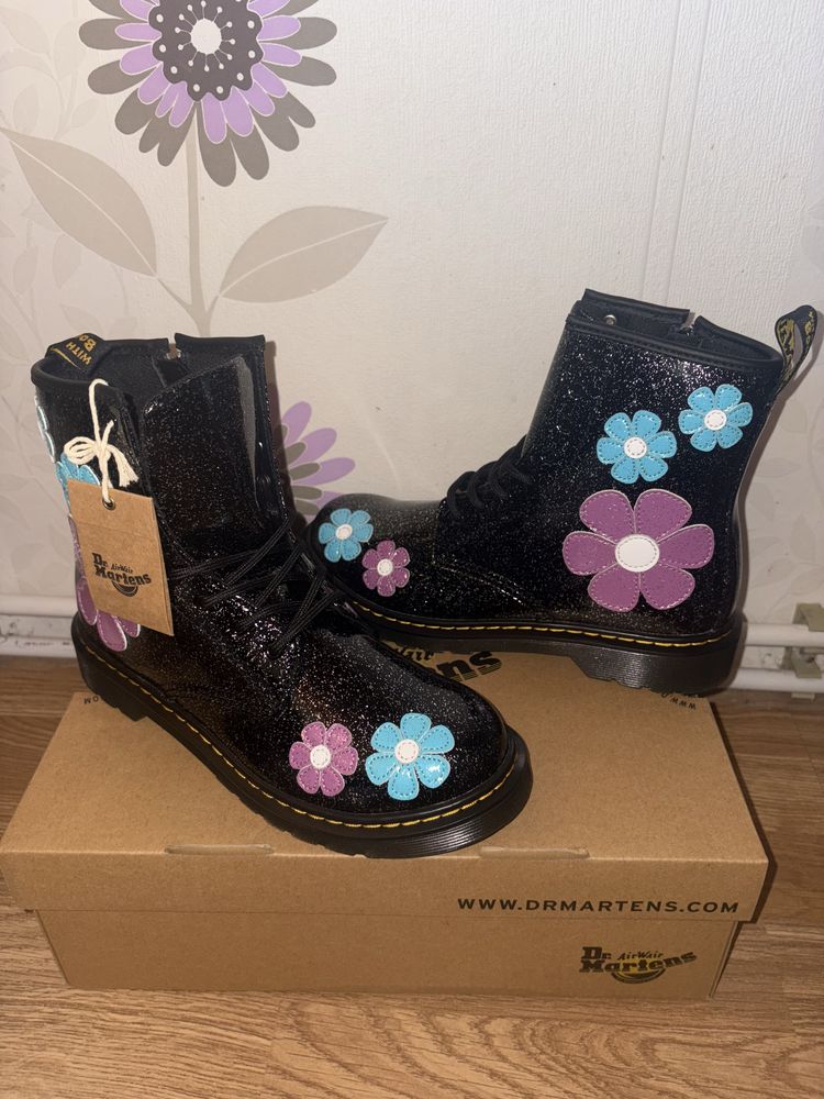 Дамски боти Dr. Martens