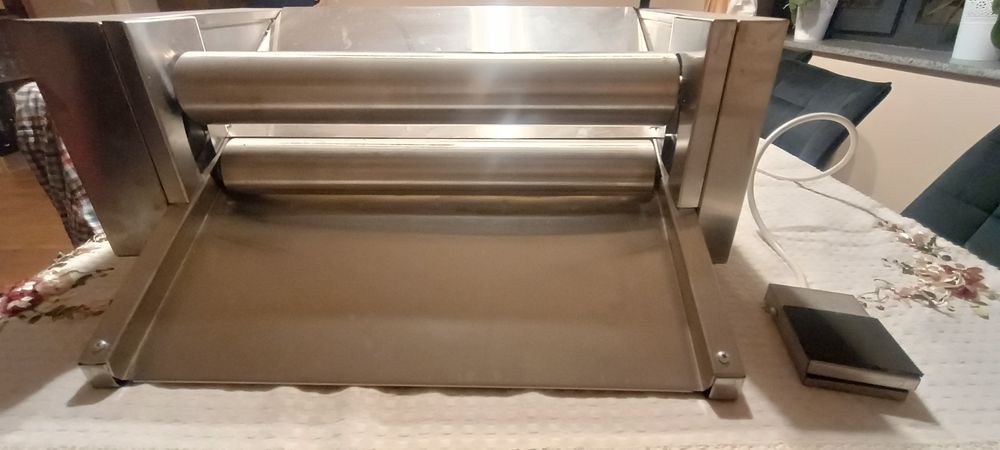 Aparat turat întins aluat pizza