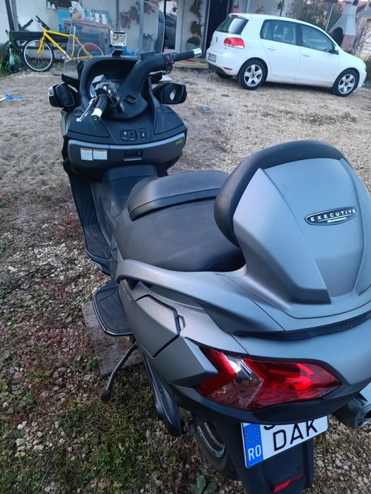 Suzuki Burgman executive 650