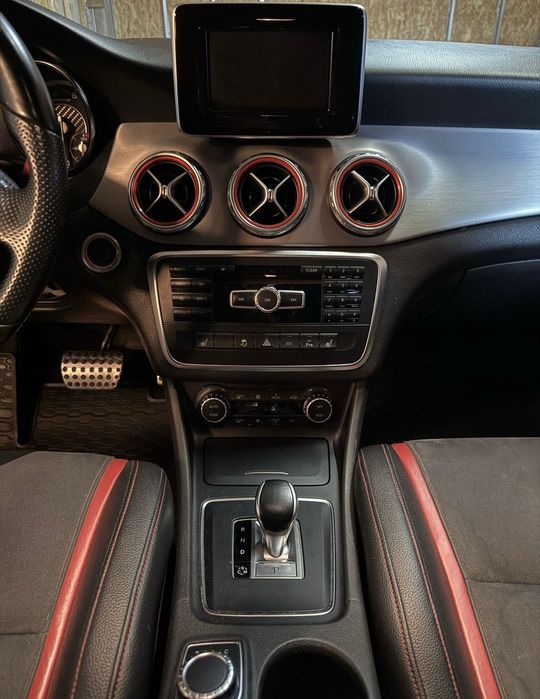 Mercedes-AMG GLA 45 4MATIC | 2014 | 400 CP | 160.000 km | FULL OPTION