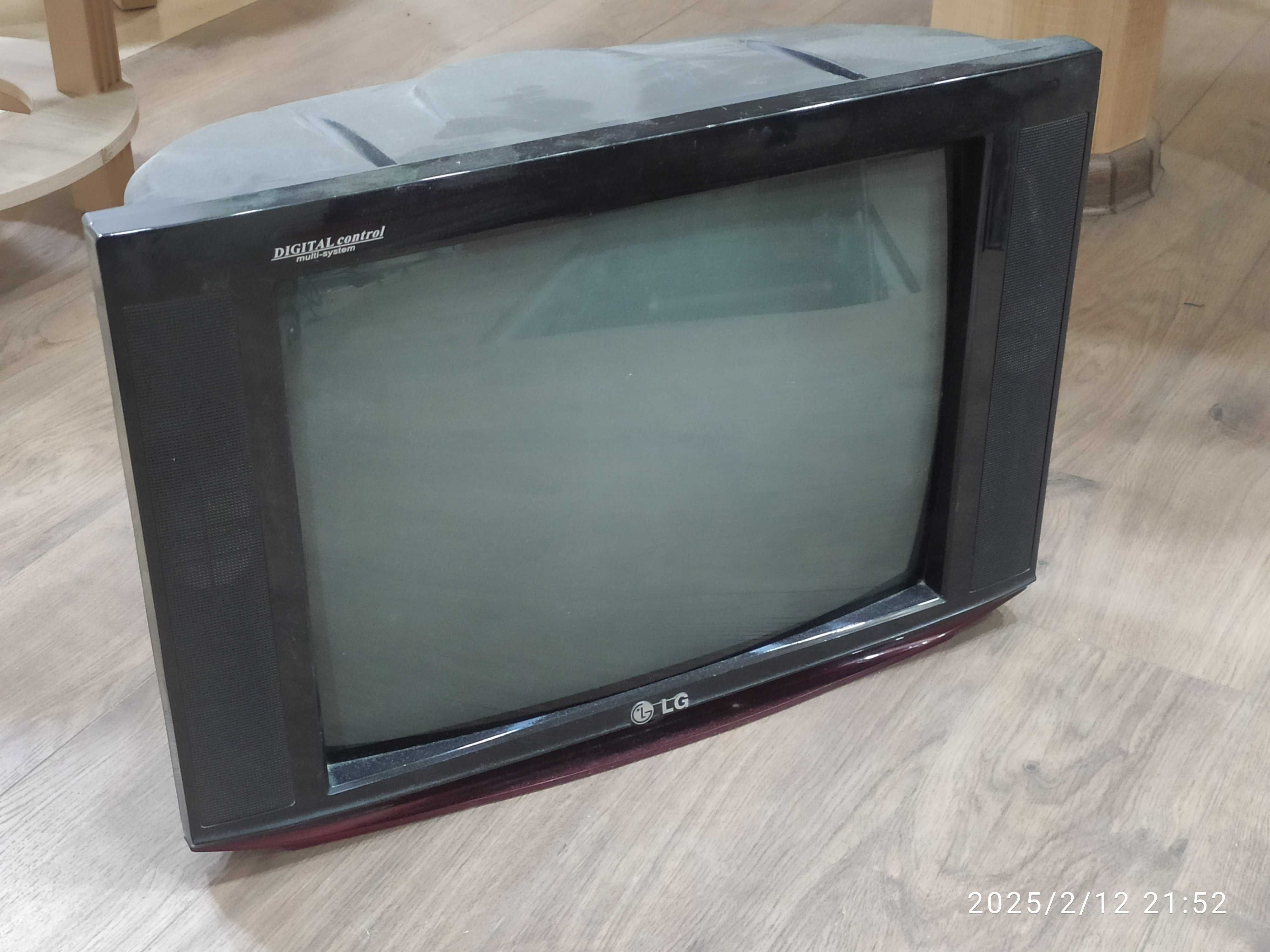 Телевизор LG диагональ 50см