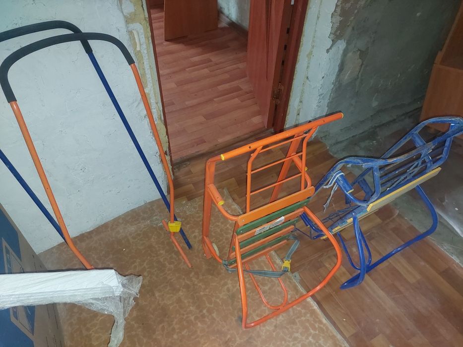 Продам санкииииии