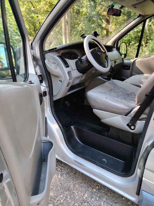 Opel vivaro 8+1 diesel 1.9 ( Nu Renault trafic sau primastar)