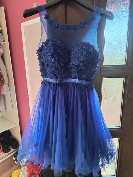 Vând rochiță elegantă