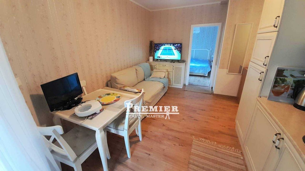 Продава се Двустаен апартамент в к.к. Слънчев бряг - 65 кв.м за 1300 €/кв.м - Снимка #3