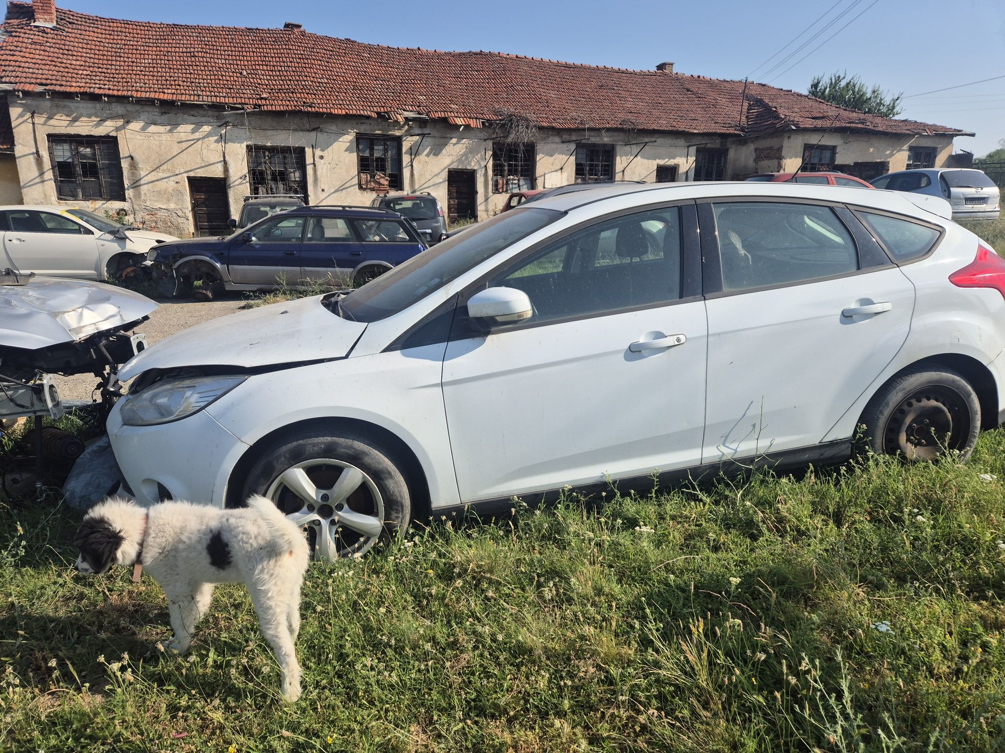 Продавам на части