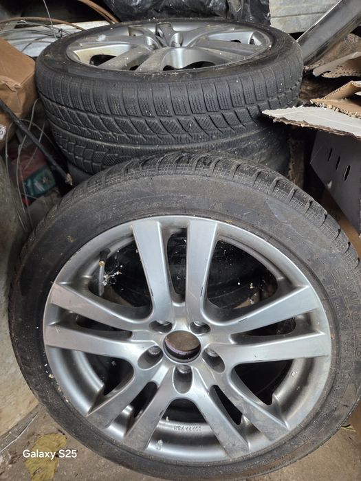 Vând 2 seturi de jante
