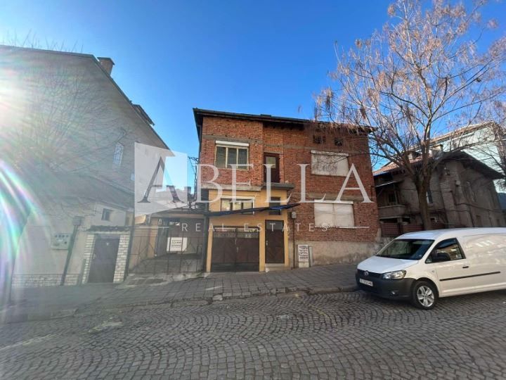 Къща в Благоевград, област-гр.Гоце Делчев площ 170