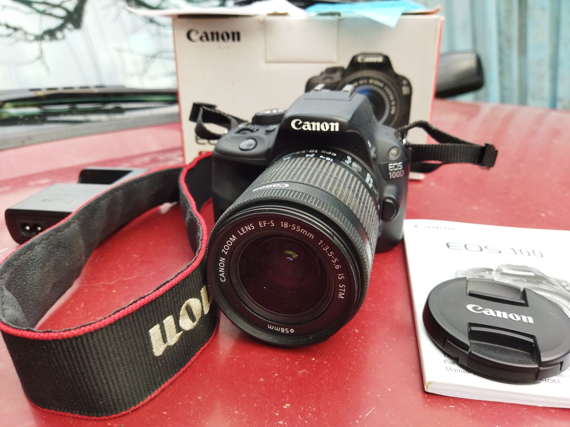 Canon 100d 18-55. STM.