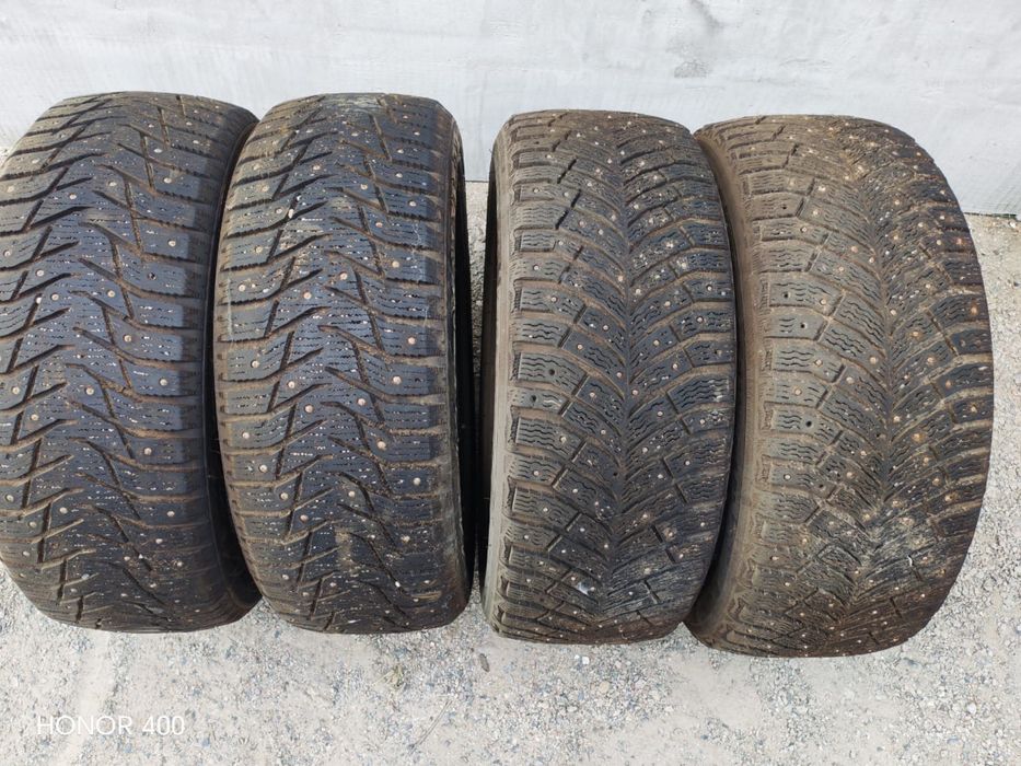 Зимние шины. Б/у .215/55R17.