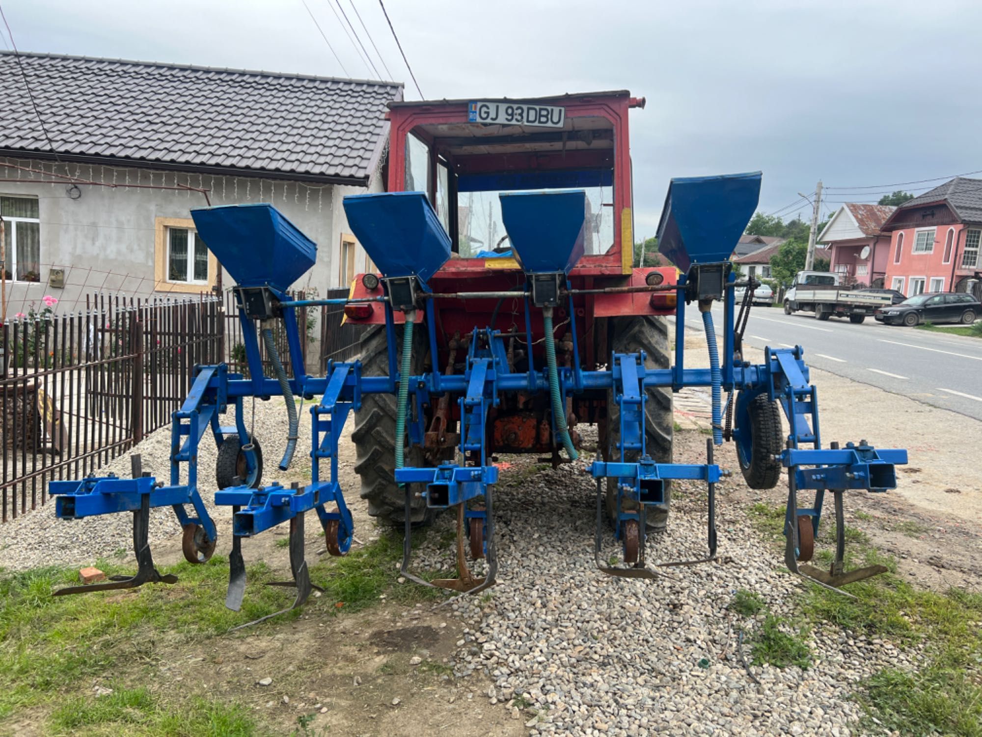 Vând cultivator prasitoare