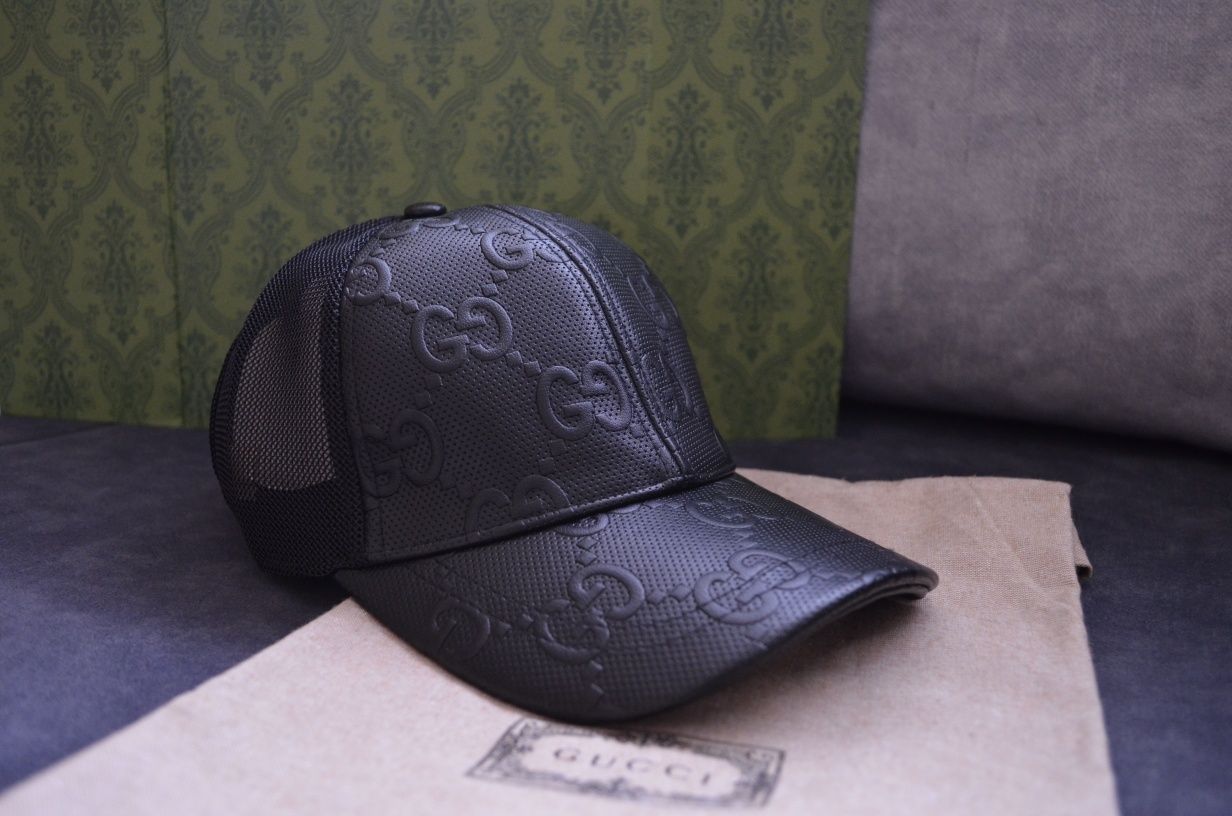 Шапка Гучи кожа в черен цвят/ gucci hat black leather BRAND NEW