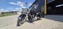 Vnd motocicleta Harley Davidson,deosebita de îngrijită și frumoasa.