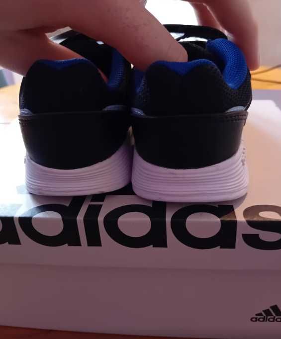 Чисто нови оригинални детски маратонки Adidas - номер 23