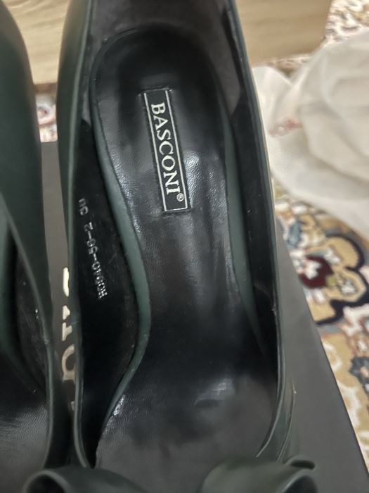 Туфли изумрудного цвета